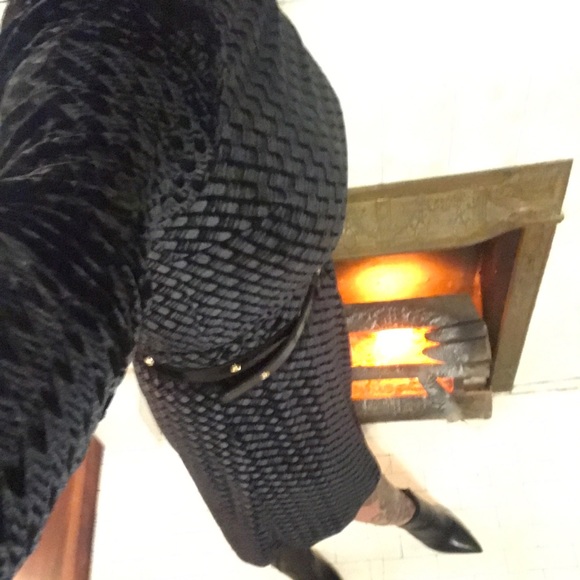 Who, What, Where dress. Size XS. Black Velvet - Picture 3 of 8